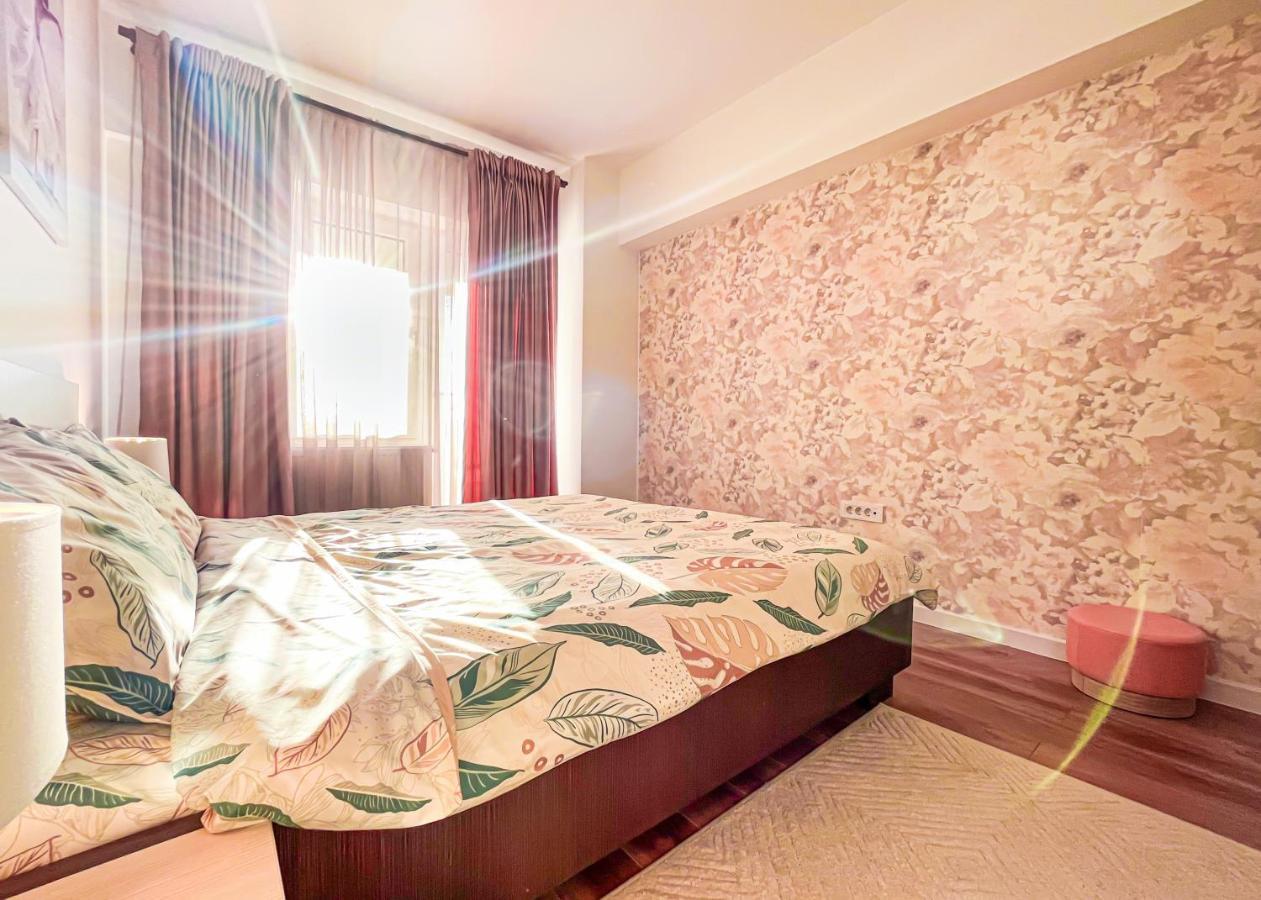 Uniquemoments Airport Apartment & Secure Parking & Airport Shuttle Jászvásár Kültér fotó